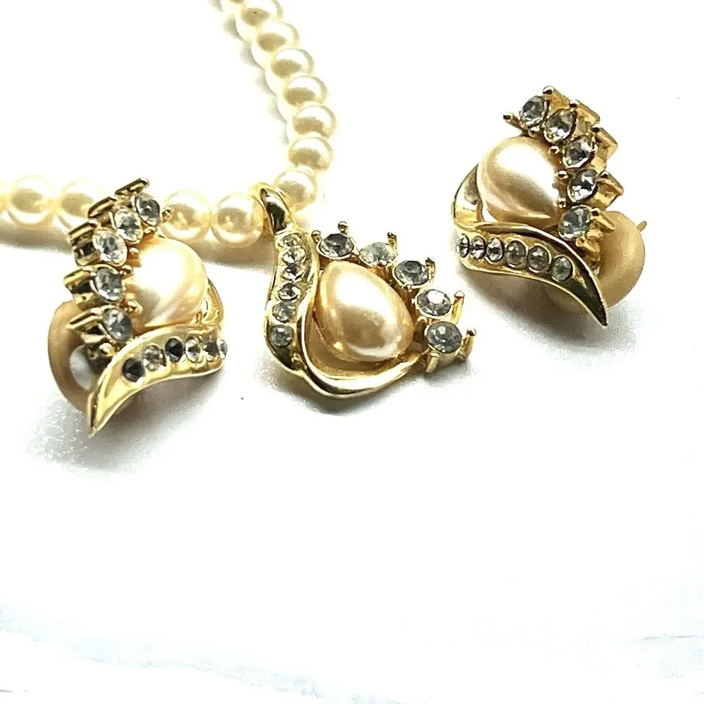 Bridal Necklace /Earring Set ~Faux Pearls~ Diamond Accents~ Gold Tone~ Vintage